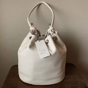 🎉HOST PICK🎉 A New Day White Bucket Bag